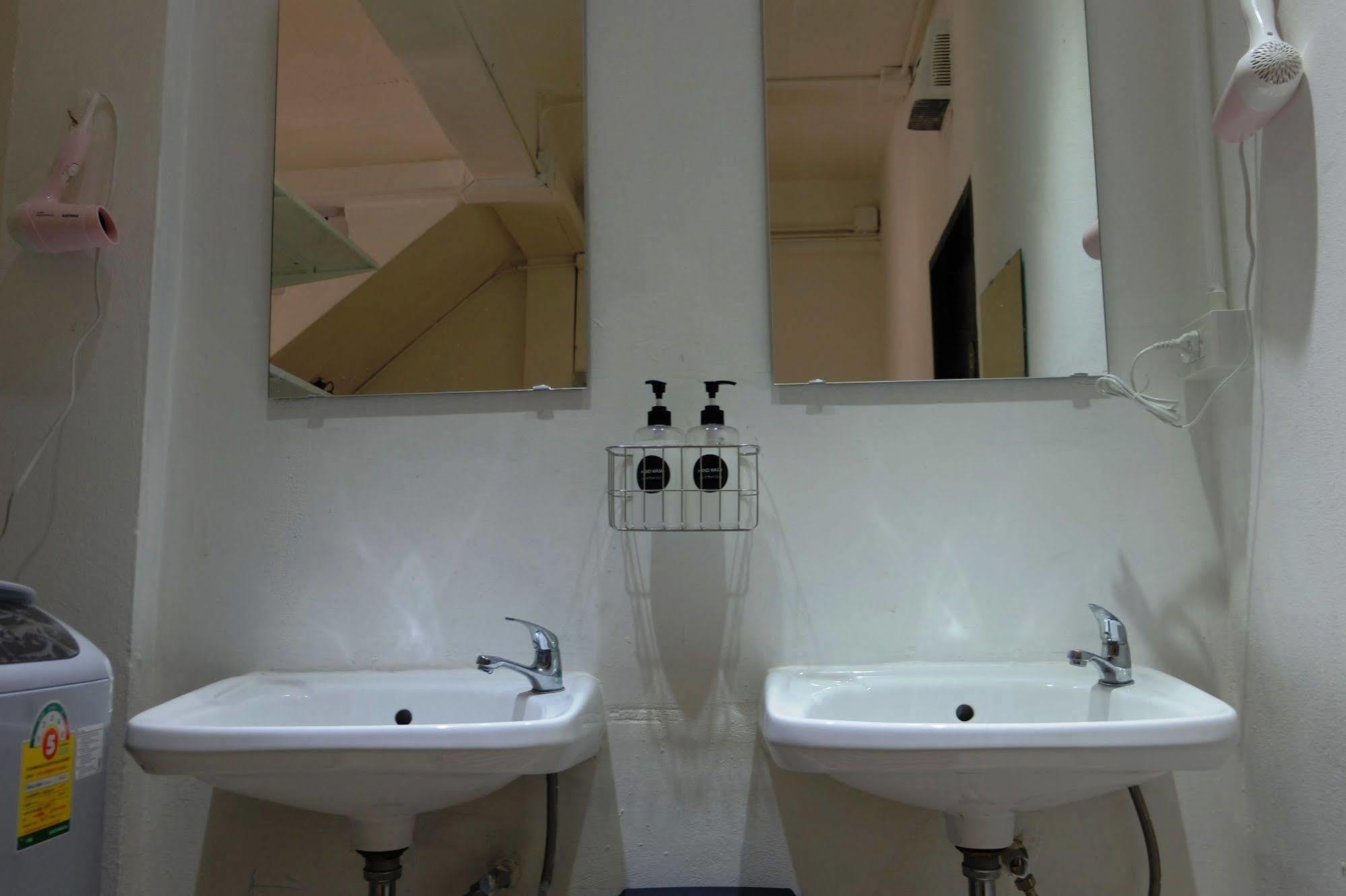 Seek Sleep Hostel بانكوك المظهر الخارجي الصورة
